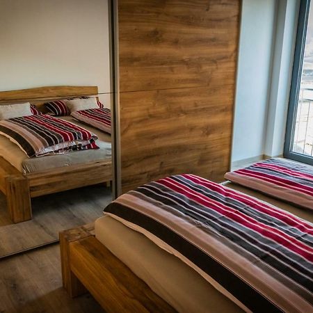 Landhaus Ferienwohnungen Mit Pool Und Wellness Neukirchen-Balbini Bagian luar foto