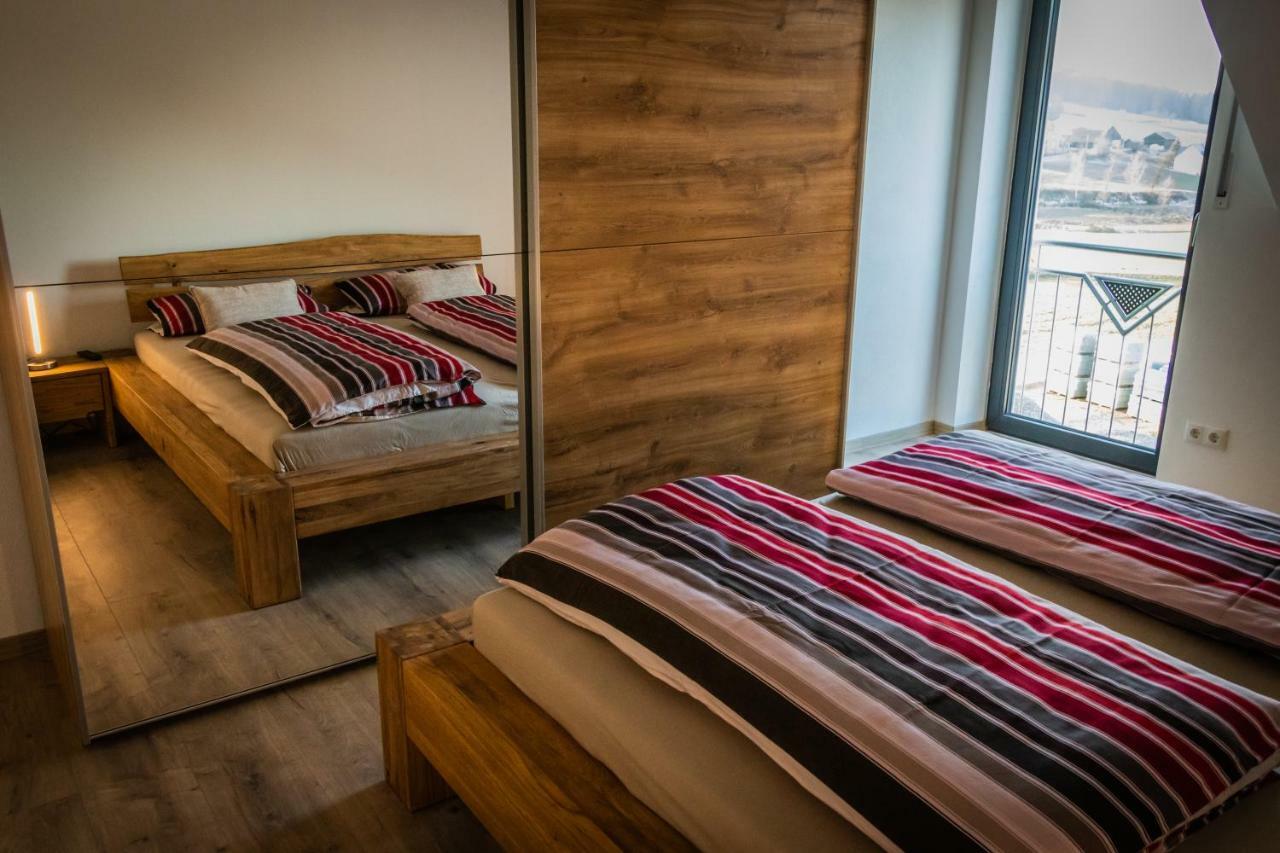 Landhaus Ferienwohnungen Mit Pool Und Wellness Neukirchen-Balbini Bagian luar foto
