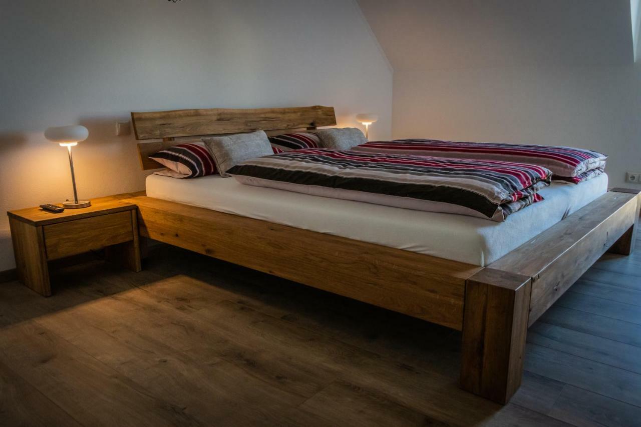 Landhaus Ferienwohnungen Mit Pool Und Wellness Neukirchen-Balbini Bagian luar foto