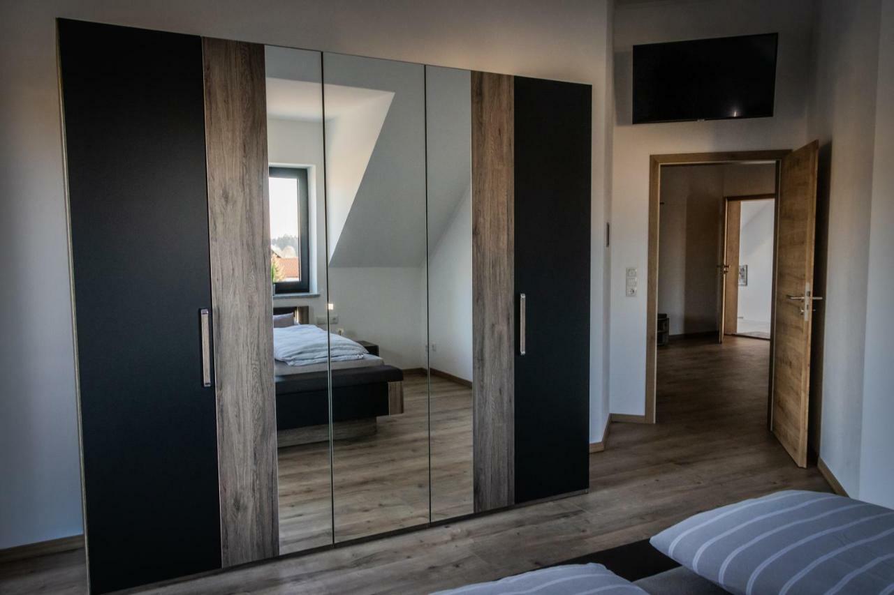 Landhaus Ferienwohnungen Mit Pool Und Wellness Neukirchen-Balbini Bagian luar foto