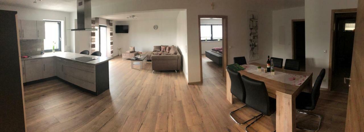 Landhaus Ferienwohnungen Mit Pool Und Wellness Neukirchen-Balbini Bagian luar foto