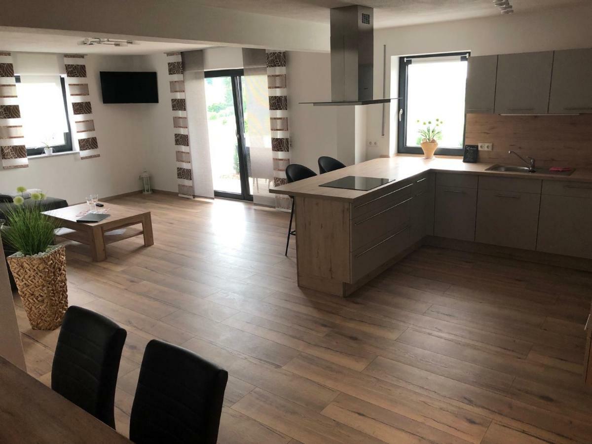 Landhaus Ferienwohnungen Mit Pool Und Wellness Neukirchen-Balbini Bagian luar foto
