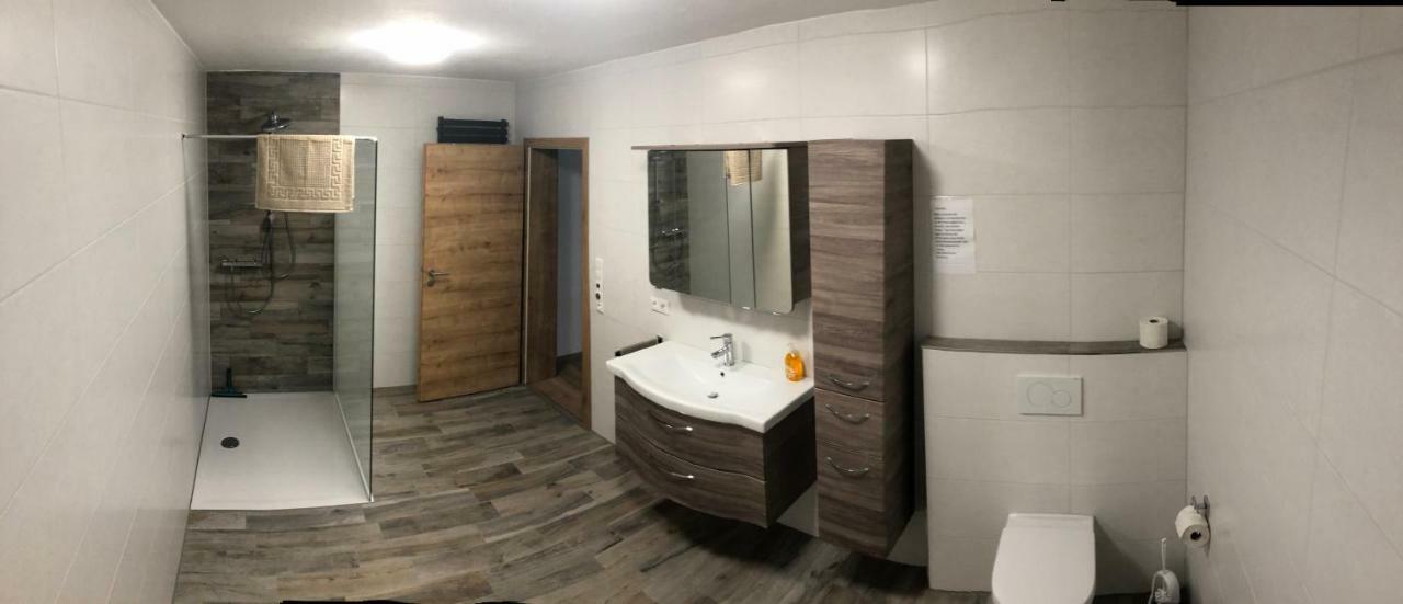 Landhaus Ferienwohnungen Mit Pool Und Wellness Neukirchen-Balbini Bagian luar foto